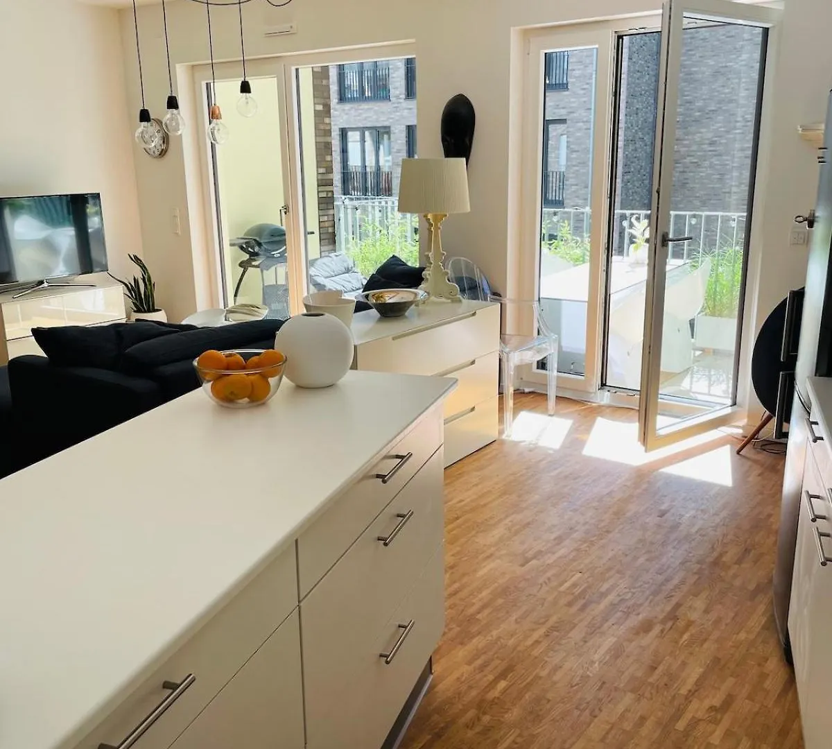 Design Apartment With River View Düsseldorf Niemcy